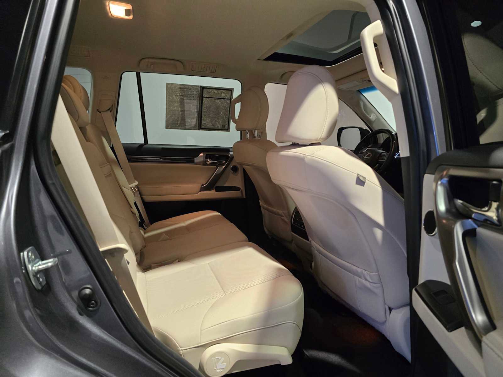 Used 2023 Lexus GX 460 Premium w/ Premium Plus Package image 17