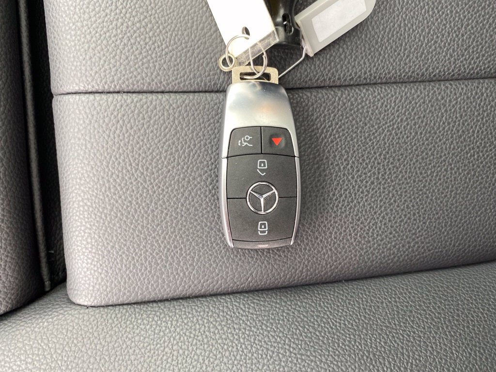 Used 2026 Mercedes-Benz GLB 250 4MATIC image 28