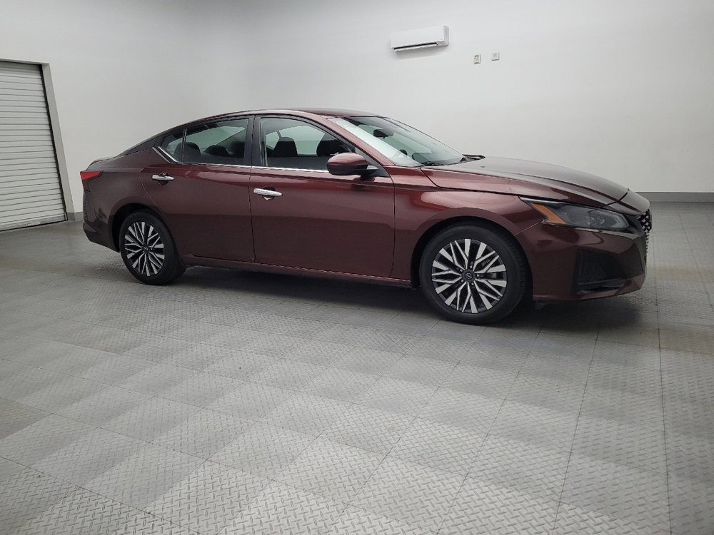 Used 2023 Nissan Altima 2.5 SV image 11