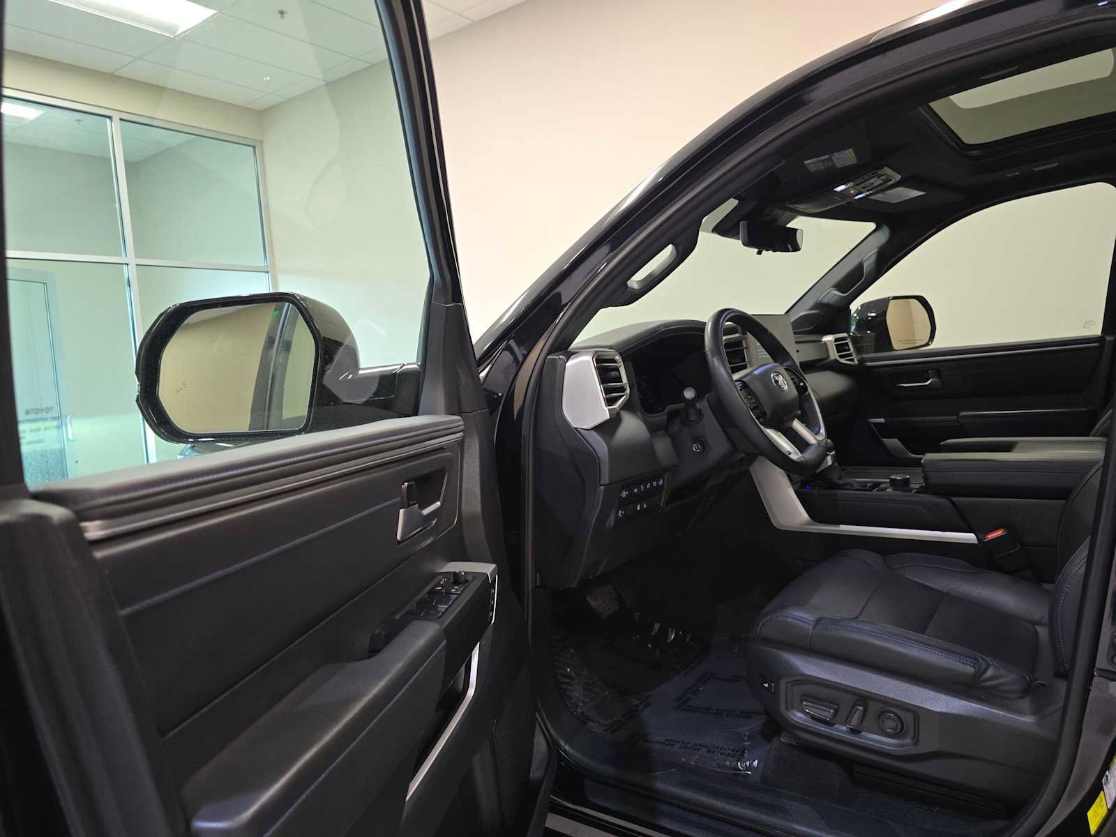 Used 2023 Toyota Tundra Platinum AWD/4WD image 24