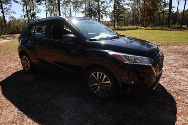 Used 2021 Nissan Kicks SV image 4