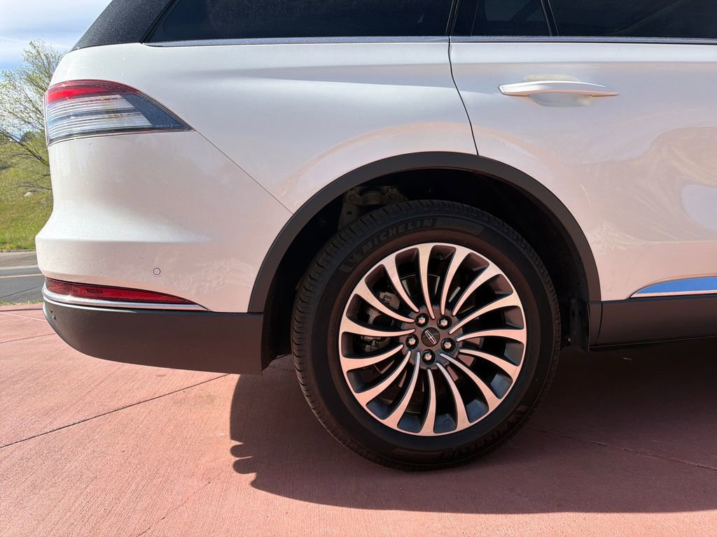 Used 2021 Lincoln Aviator Reserve w/ Equipment Group 201A AWD/4WD image 38