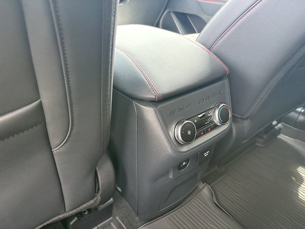 New 2026 Ford Explorer ST-Line w/ ST-Line Street Pack AWD/4WD image 18