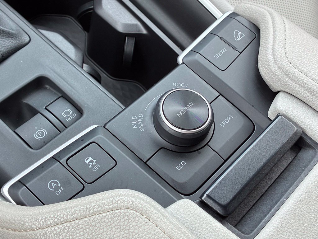 Used 2025 Toyota Grand Highlander AWD image 29
