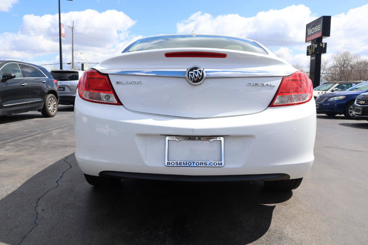 Used 2012 Buick Regal Leather FWD image 4