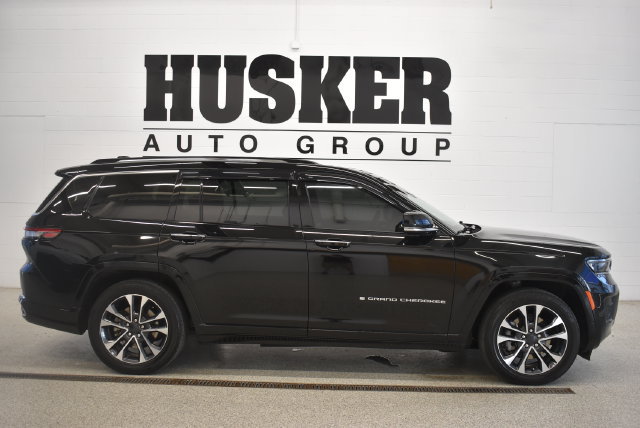 Used 2024 Jeep Grand Cherokee L Overland w/ Trailer Tow Package AWD/4WD image 2