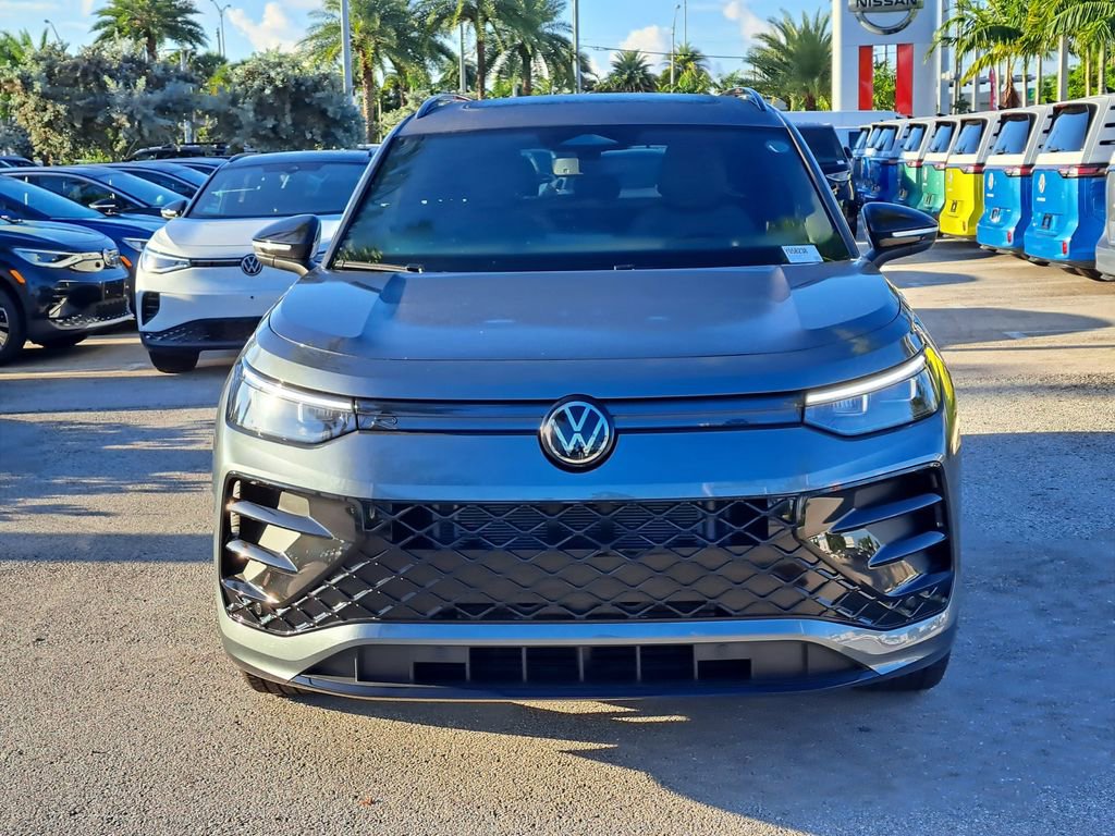 New 2026 Volkswagen Tiguan SE R-Line image 2