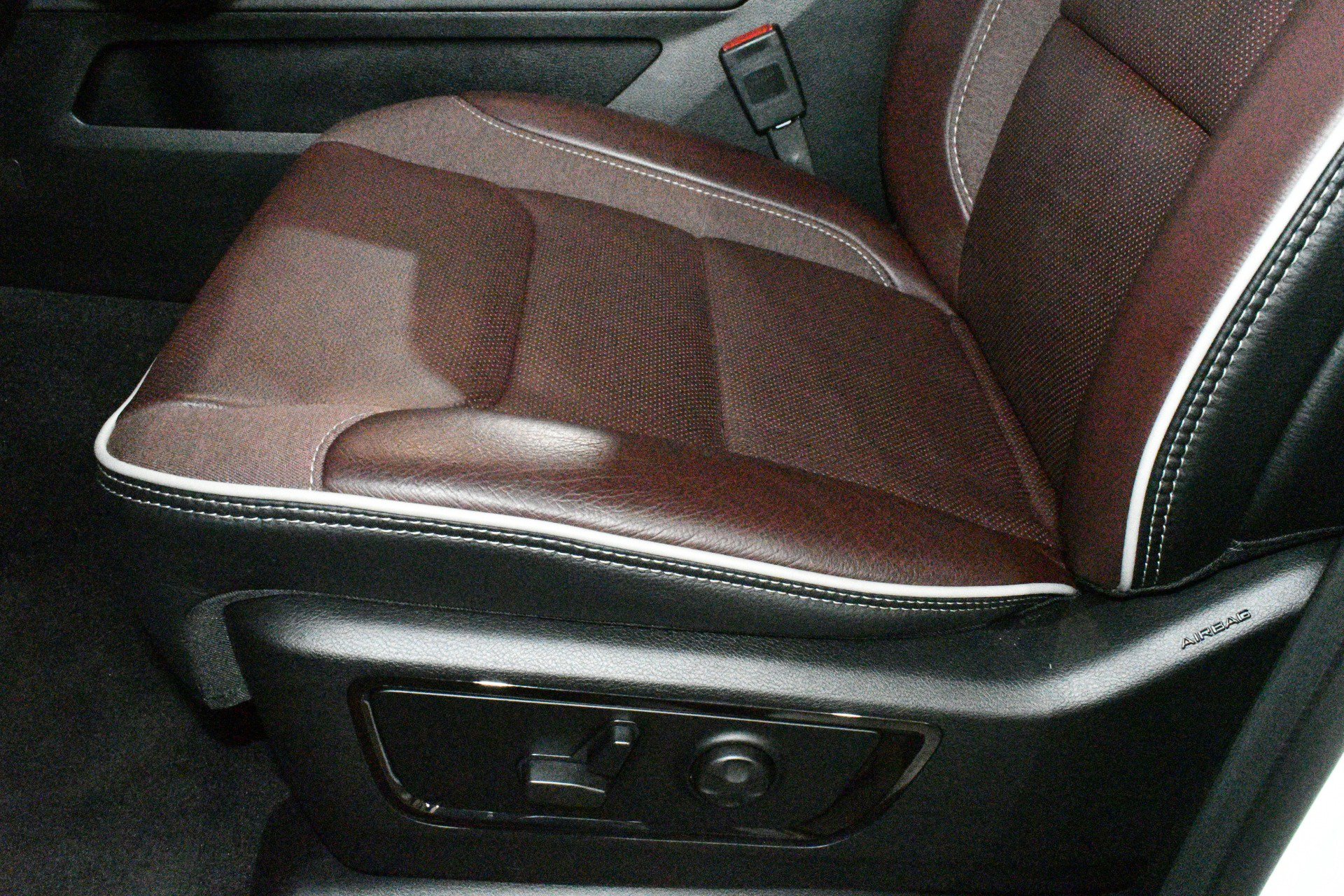 Used 2025 RAM 1500 Limited AWD/4WD image 13