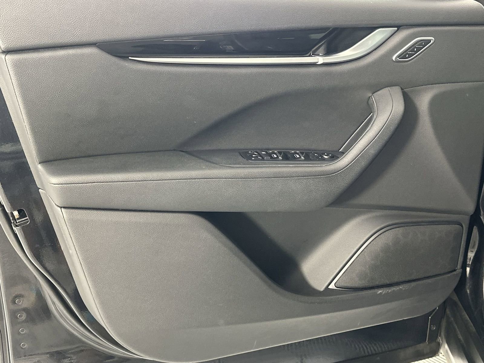 Used 2023 Maserati Levante Modena AWD/4WD image 29