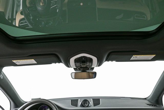 Certified 2026 Porsche Macan image 20