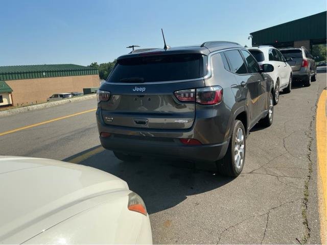 Used 2023 Jeep Compass Latitude w/ Sun and Sound Group AWD/4WD image 10