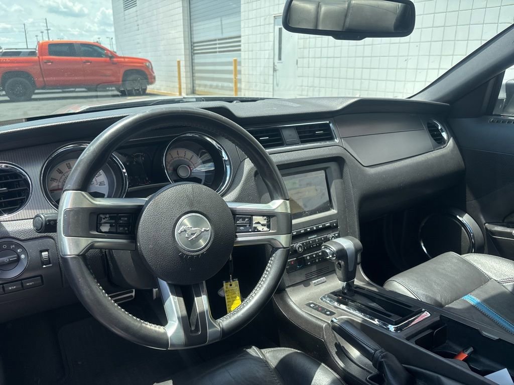 Used 2010 Ford Mustang GT Premium RWD image 2