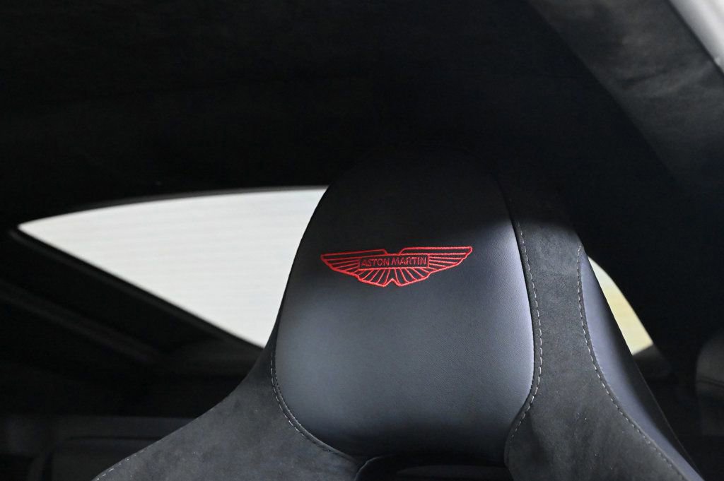 Used 2025 Aston Martin V8 Vantage Coupe image 5