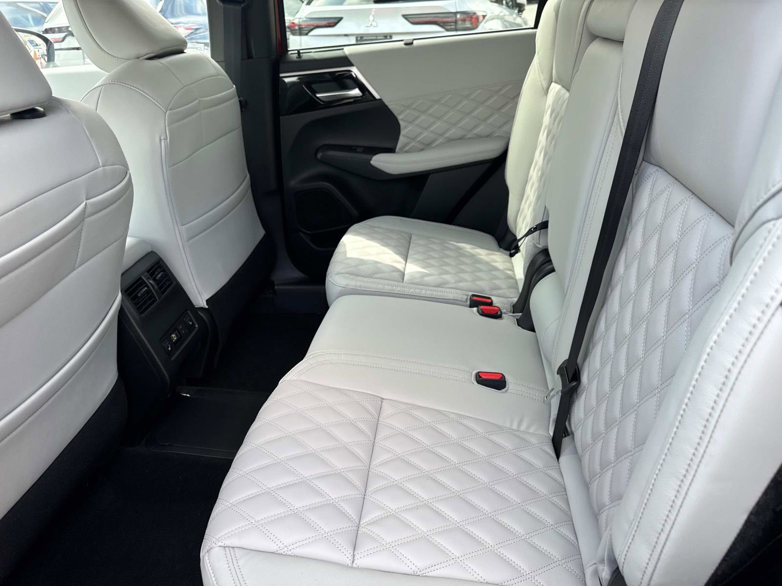 New 2025 Mitsubishi Outlander SEL image 12