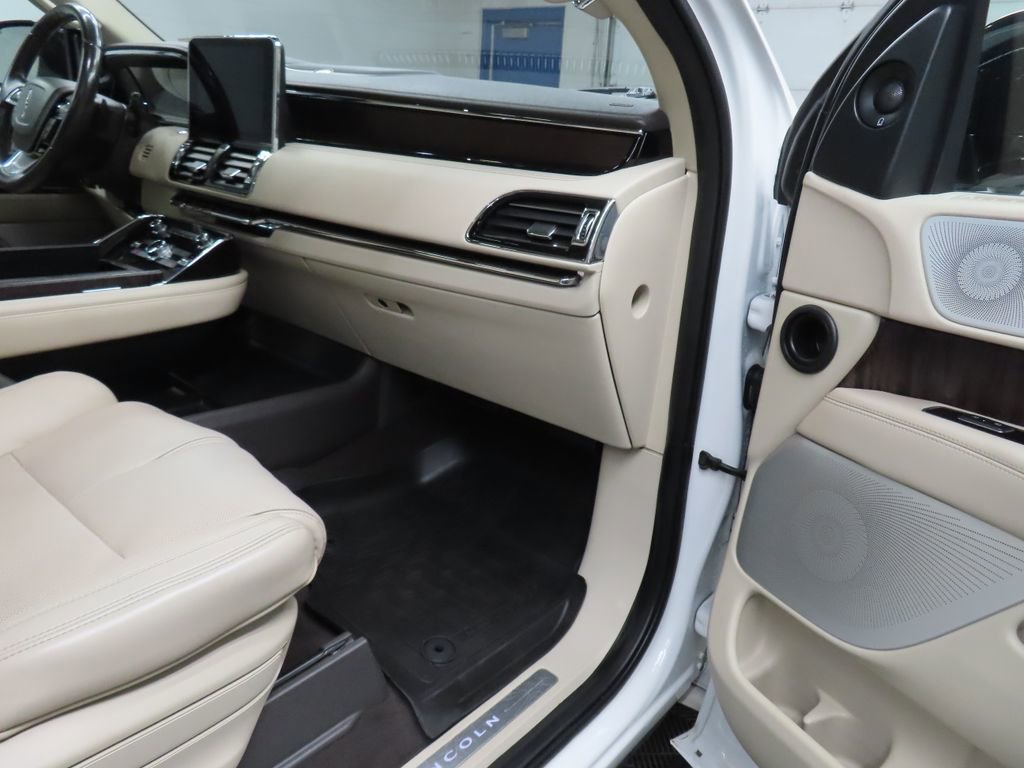 Used 2020 Lincoln Navigator Reserve w/ Luxury Package AWD/4WD image 39