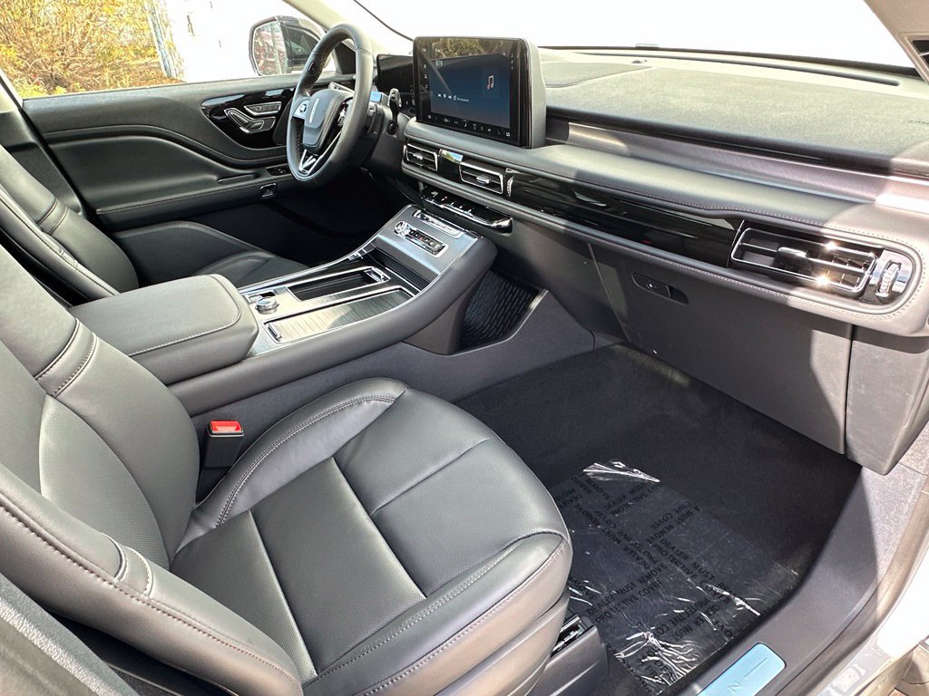 New 2027 Lincoln Aviator AWD image 22
