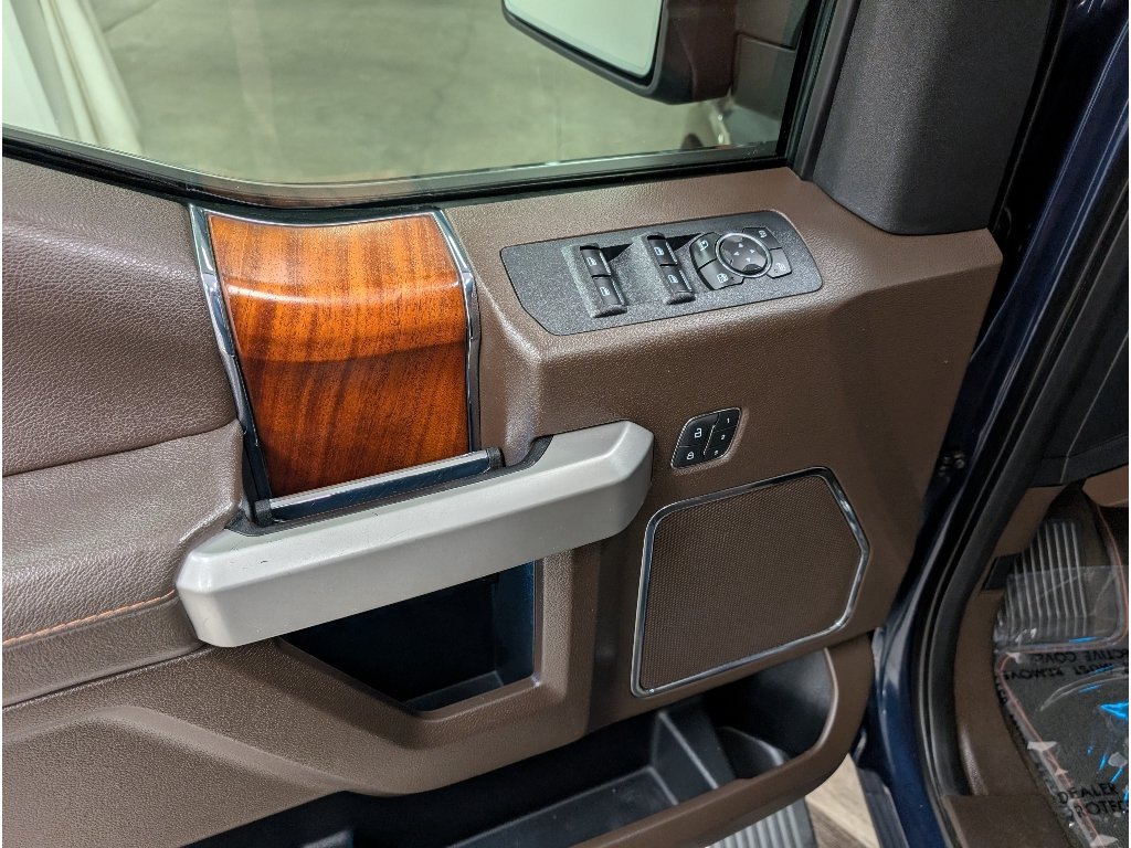 Used 2019 Ford F150 King Ranch w/ Equipment Group 601A Luxury AWD/4WD image 8