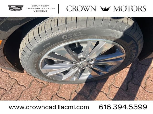 Used 2025 Cadillac XT5 Premium Luxury w/ LPO, Floor Liner Package image 4