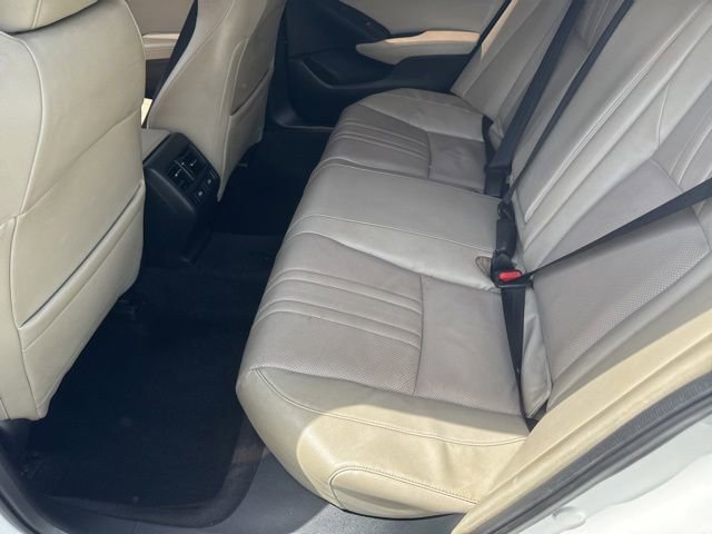 Used 2018 Honda Accord Touring image 11