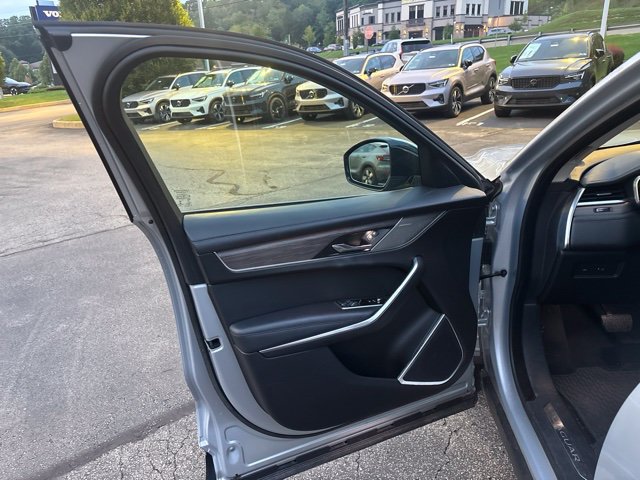 Used 2021 Jaguar F-PACE AWD/4WD image 14