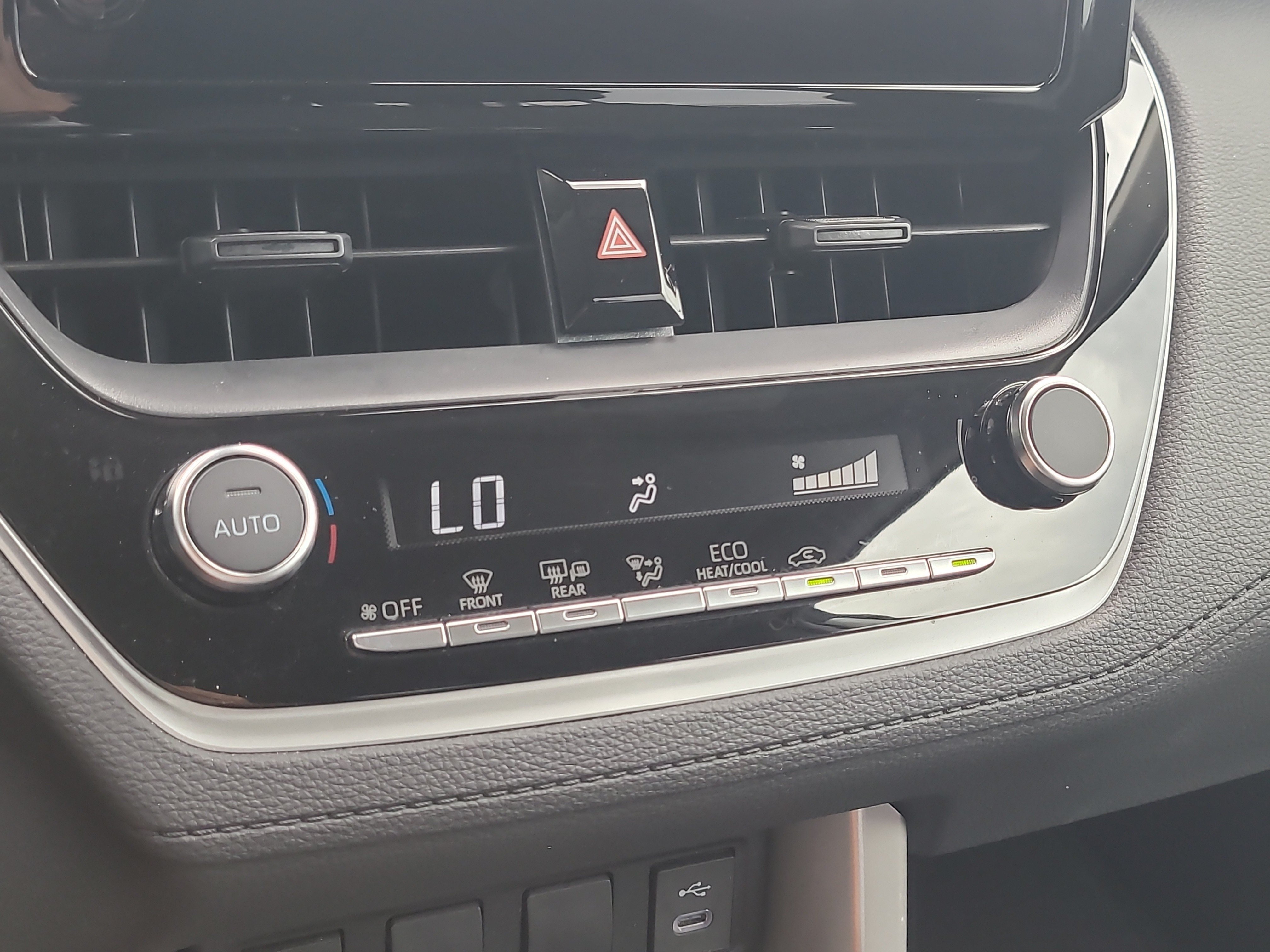 Certified 2025 Toyota Corolla Cross LE FWD image 24