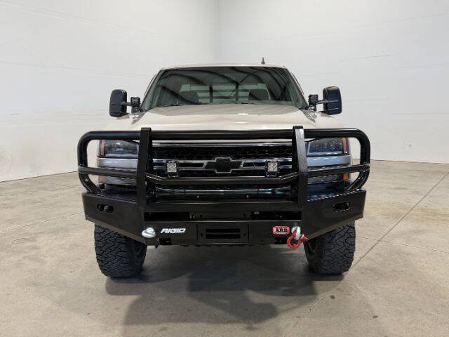 Used 2006 Chevrolet Silverado 2500 LT w/ Heavy-Duty Power Package AWD/4WD image 3