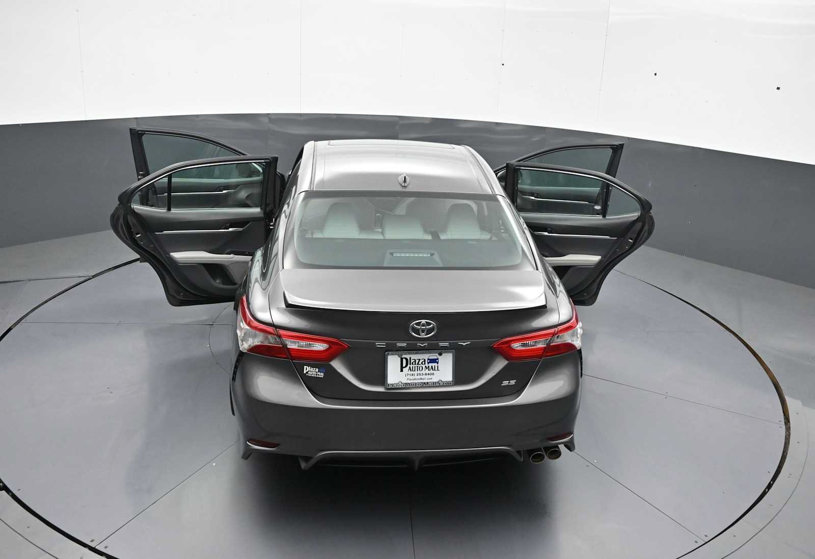 Used 2020 Toyota Camry SE w/ Convenience Package FWD image 49