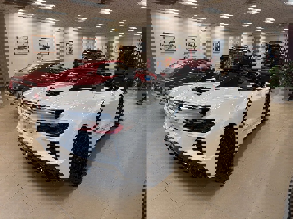 Used 2025 Chevrolet Corvette Stingray Premium Conv w/ Z51 Performance Package image 4