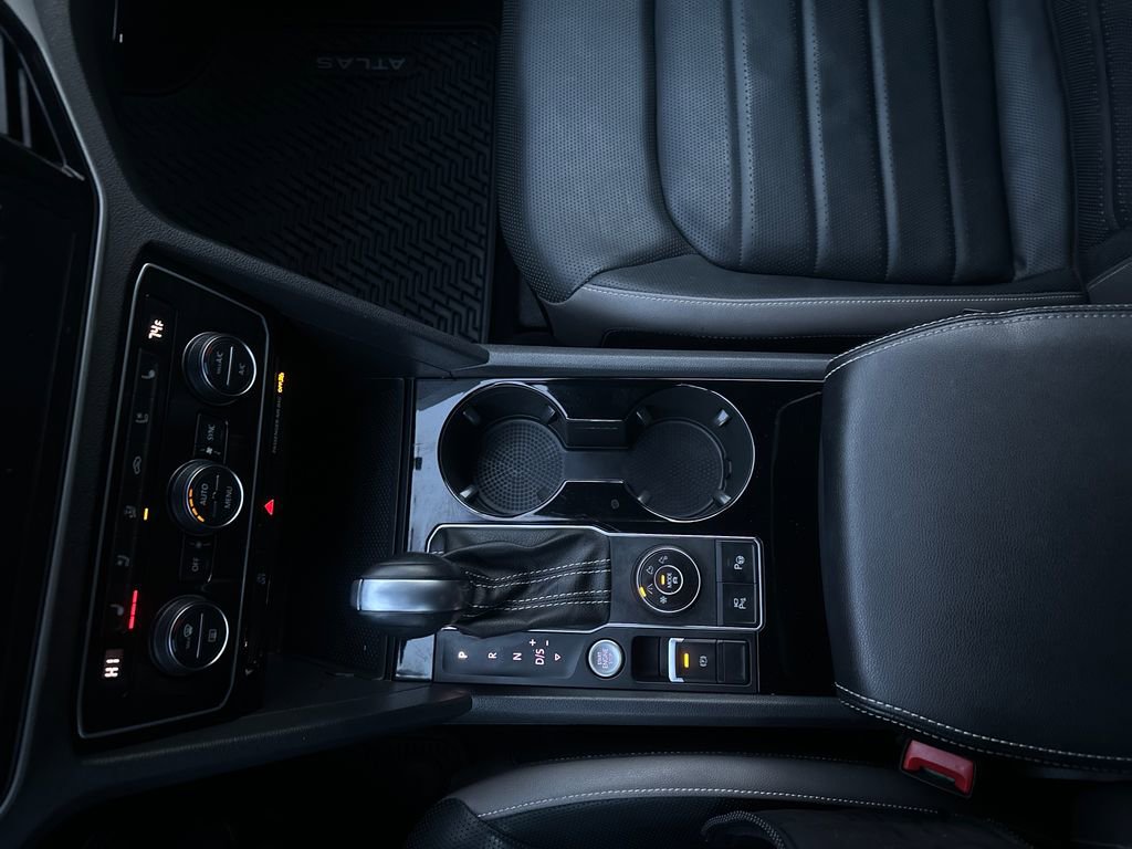 Used 2021 Volkswagen Atlas Cross Sport SEL Premium image 13