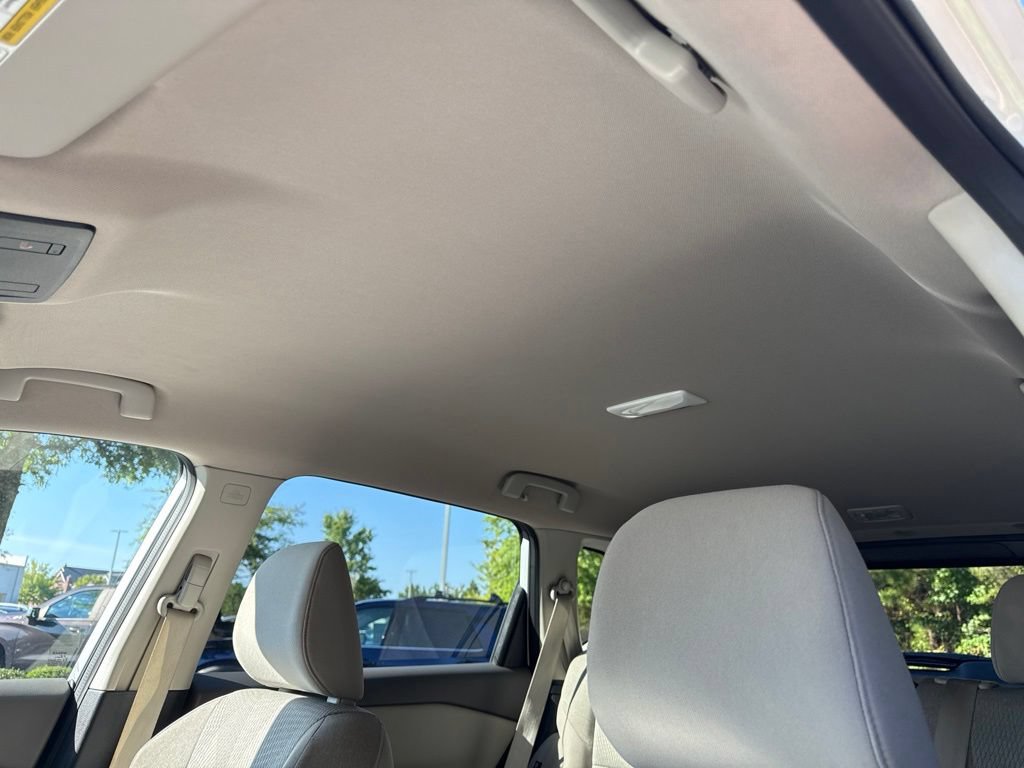 Certified 2025 Nissan Rogue SV FWD image 30