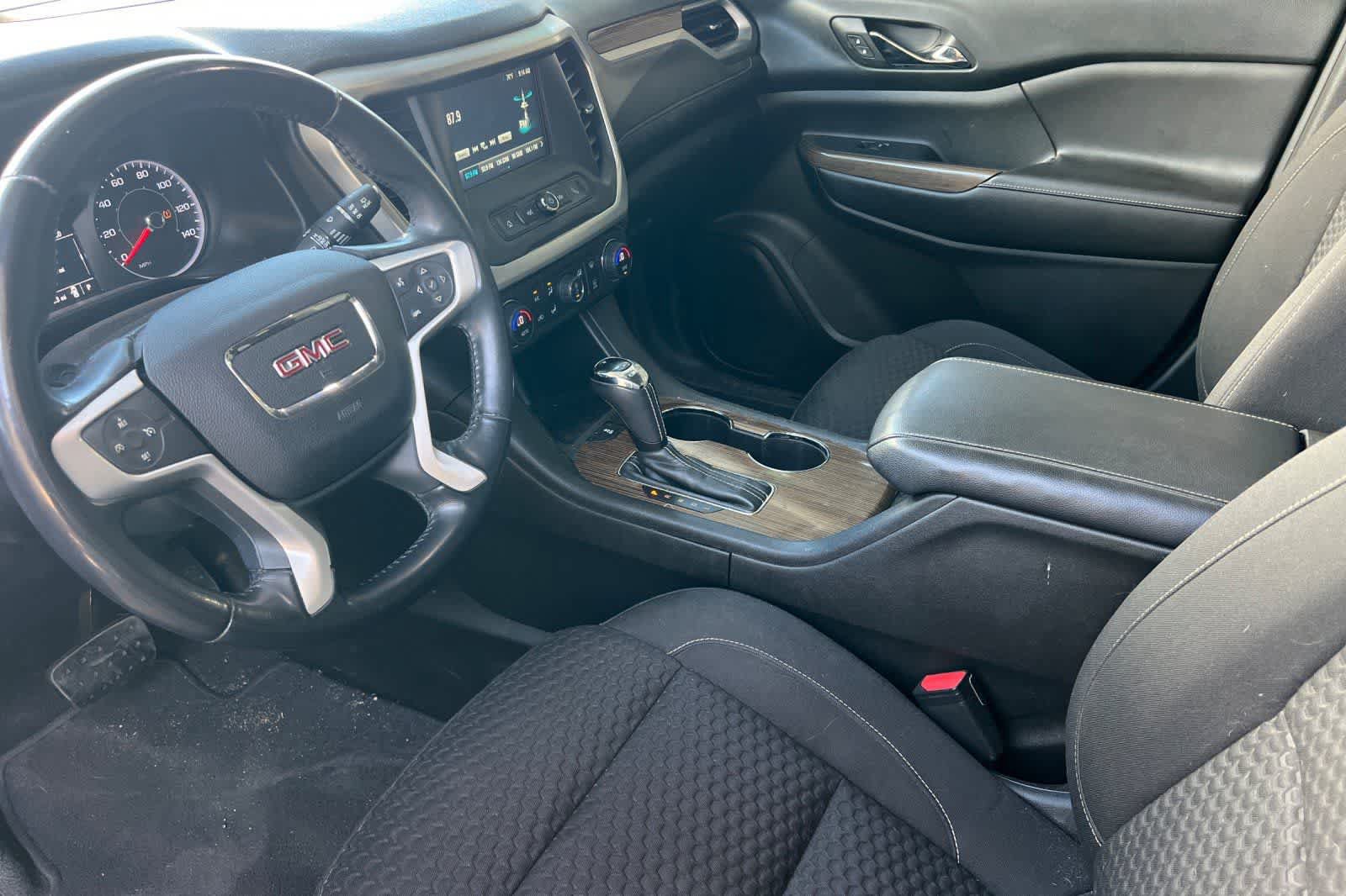 Used 2018 GMC Acadia SLE FWD image 14