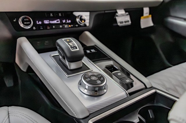 New 2025 Mitsubishi Outlander SEL image 14