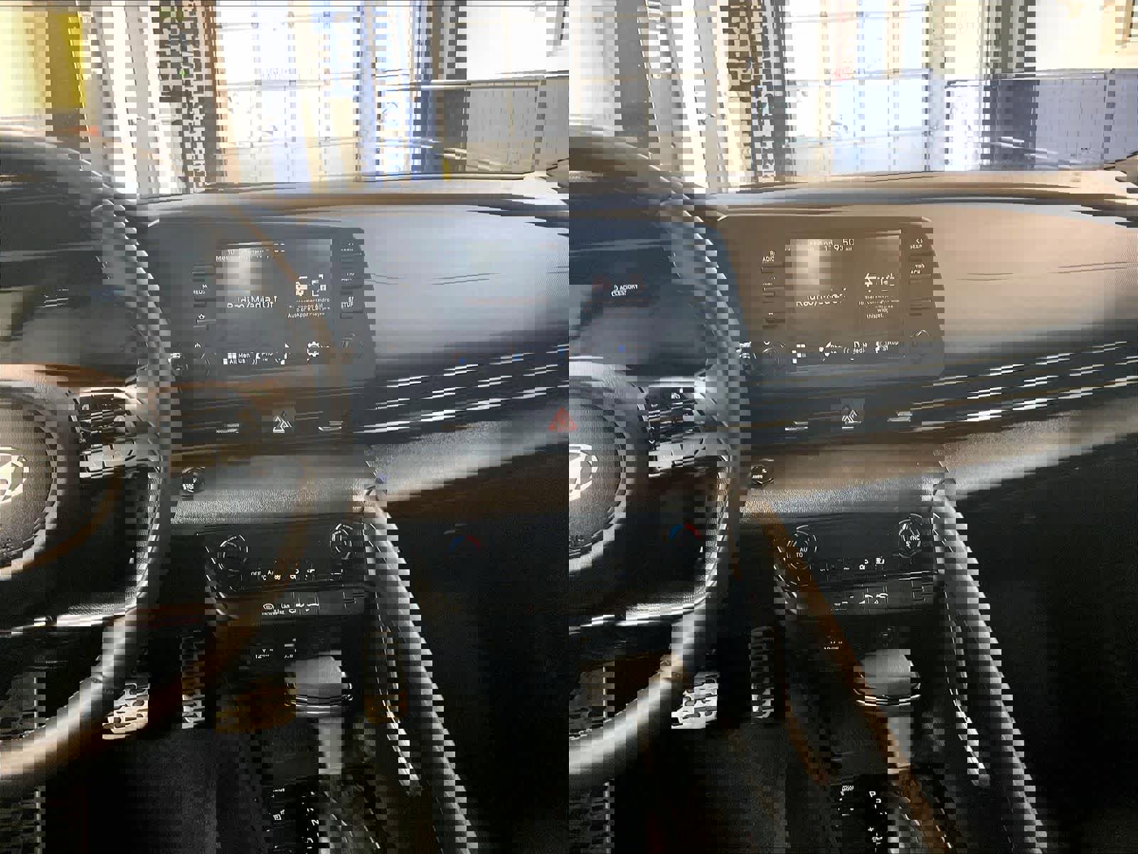 Certified 2025 Hyundai Elantra Sport image 36