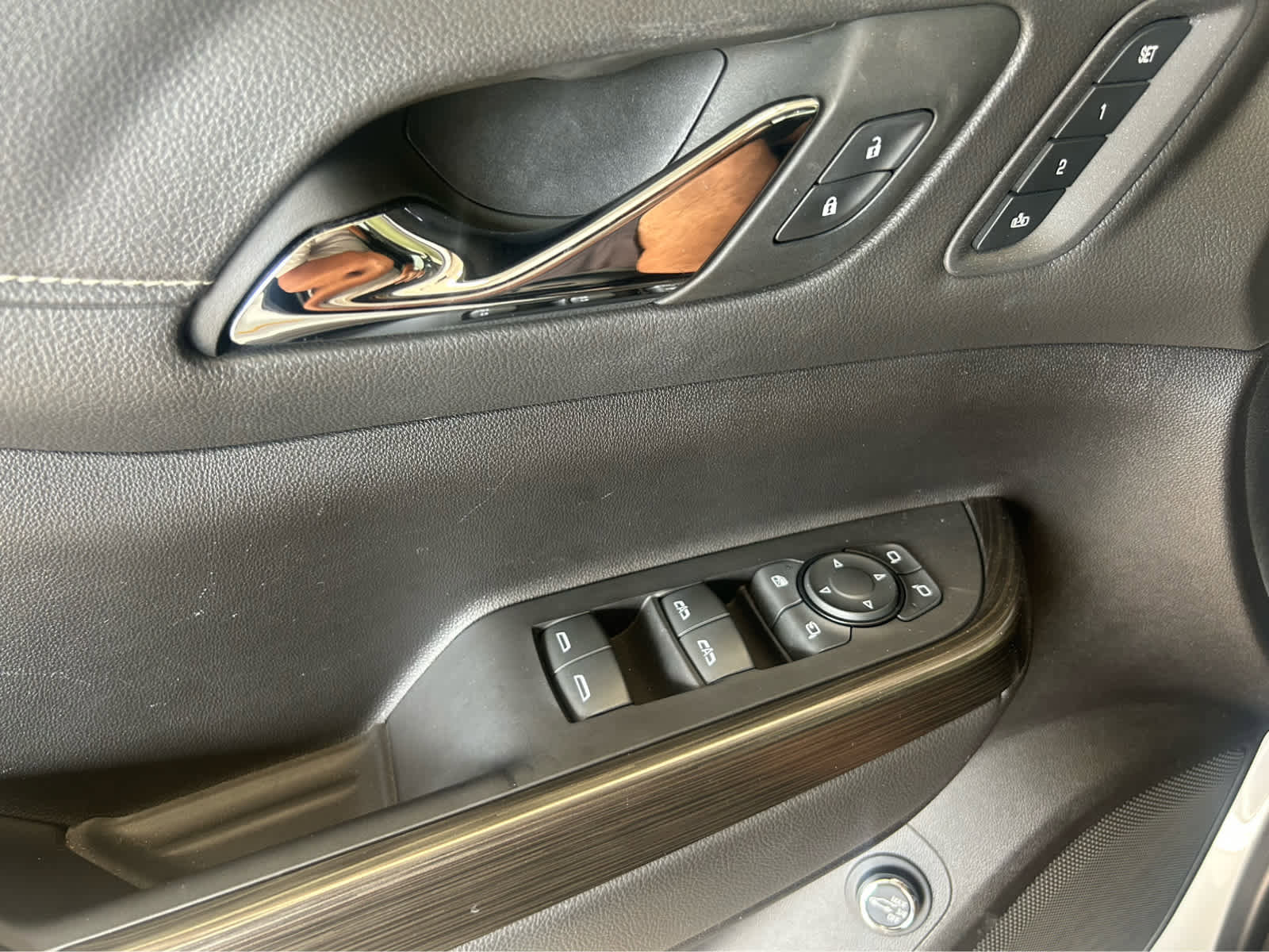 Used 2023 GMC Acadia SLT w/ Elevation Edition image 9