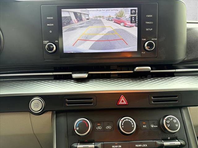 Used 2022 Kia Carnival LX image 20