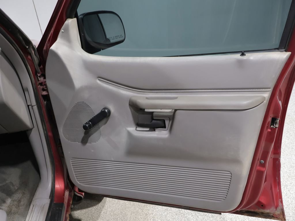 Used 2000 Ford Explorer XL AWD/4WD image 18