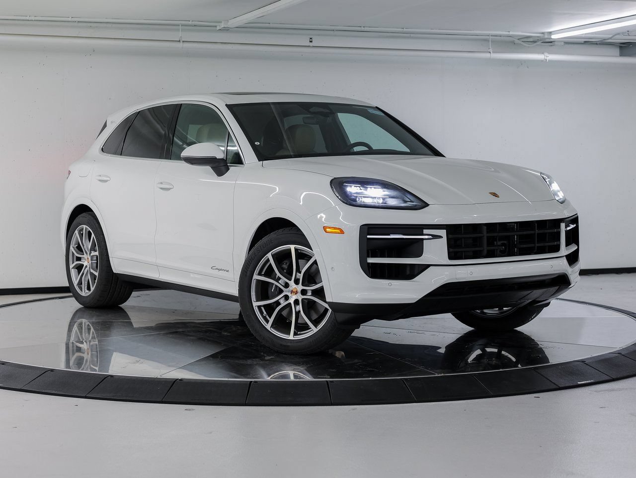 Certified 2026 Porsche Cayenne AWD/4WD image 8