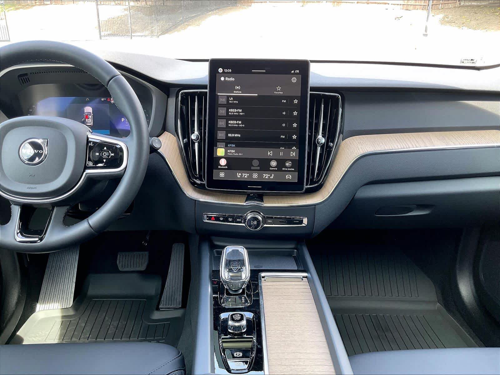 New 2027 Volvo XC60 B5 Core AWD/4WD image 9