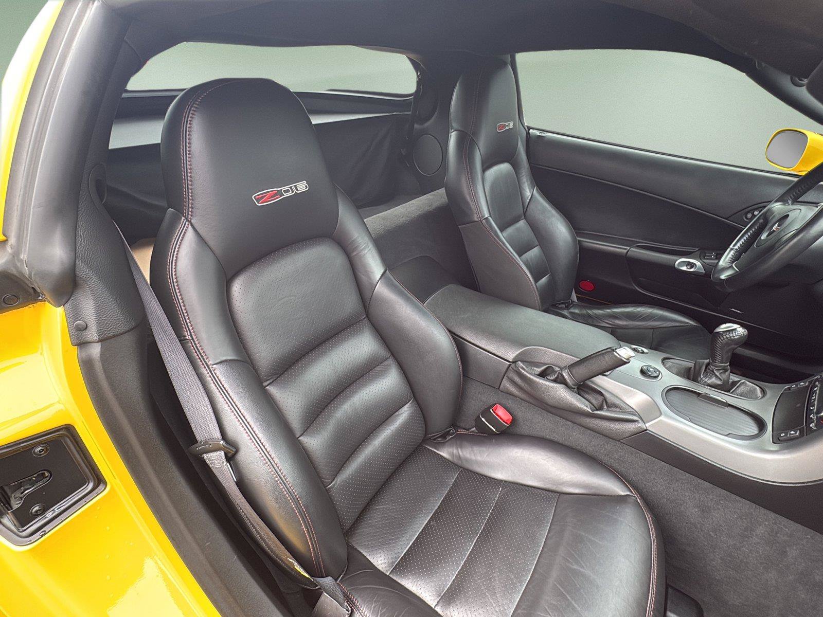 Used 2006 Chevrolet Corvette Z06 w/ Preferred Equipment Group RWD image 21