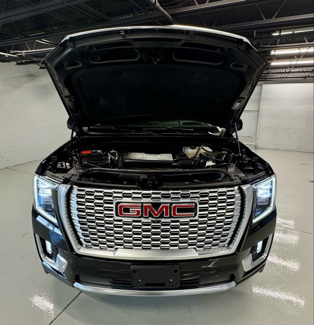 Used 2024 GMC Yukon Denali w/ Denali Reserve Package AWD/4WD image 33