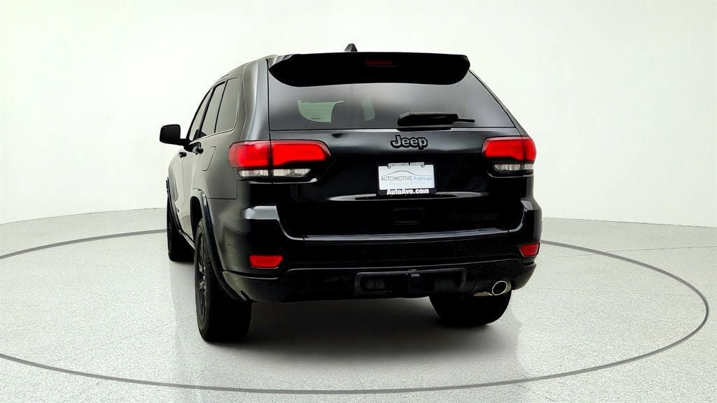 Used 2022 Jeep Grand Cherokee Laredo X RWD image 6