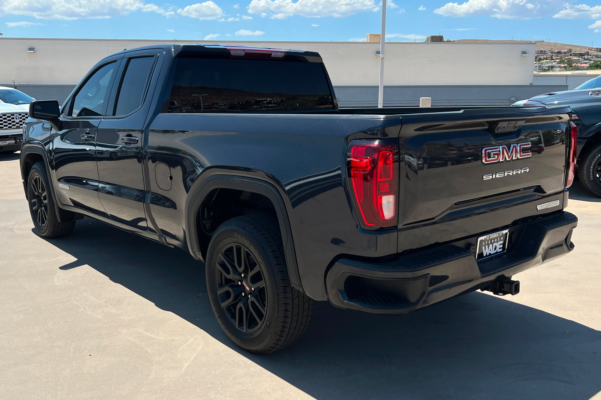 Used 2024 GMC Sierra 1500 Elevation RWD image 3