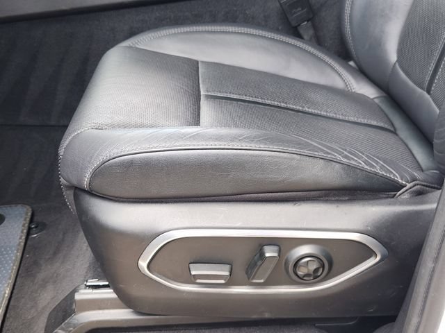 Certified 2024 Jeep Wagoneer Series II w/ Flexible Seating Group RWD image 22