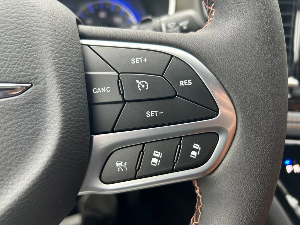 New 2026 Chrysler Pacifica Pinnacle image 12