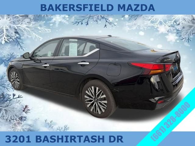 Used 2024 Nissan Altima 2.5 SV image 3