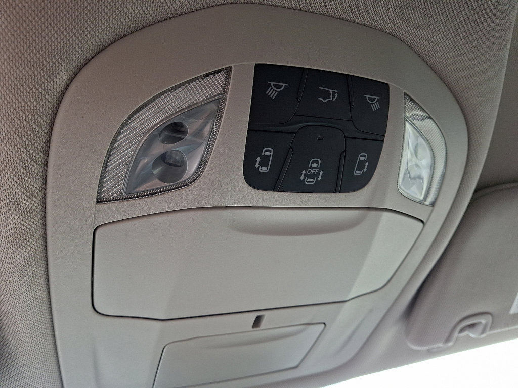 Used 2024 Chrysler Pacifica Touring-L image 31