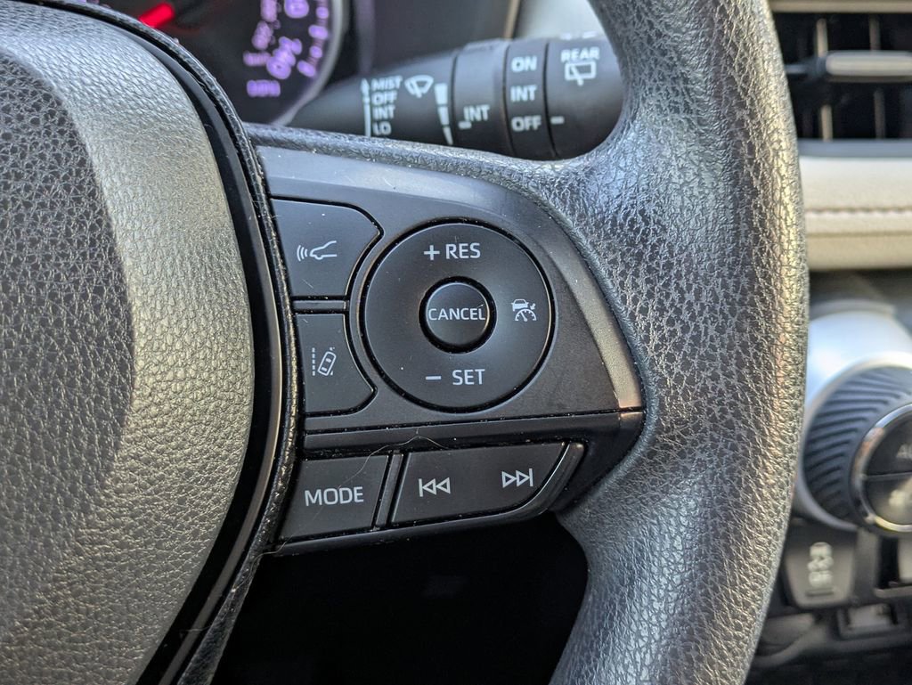 Used 2019 Toyota RAV4 XLE w/ Convenience Package image 28