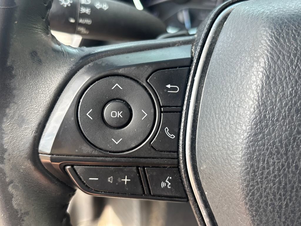 Used 2018 Toyota Camry SE FWD image 18
