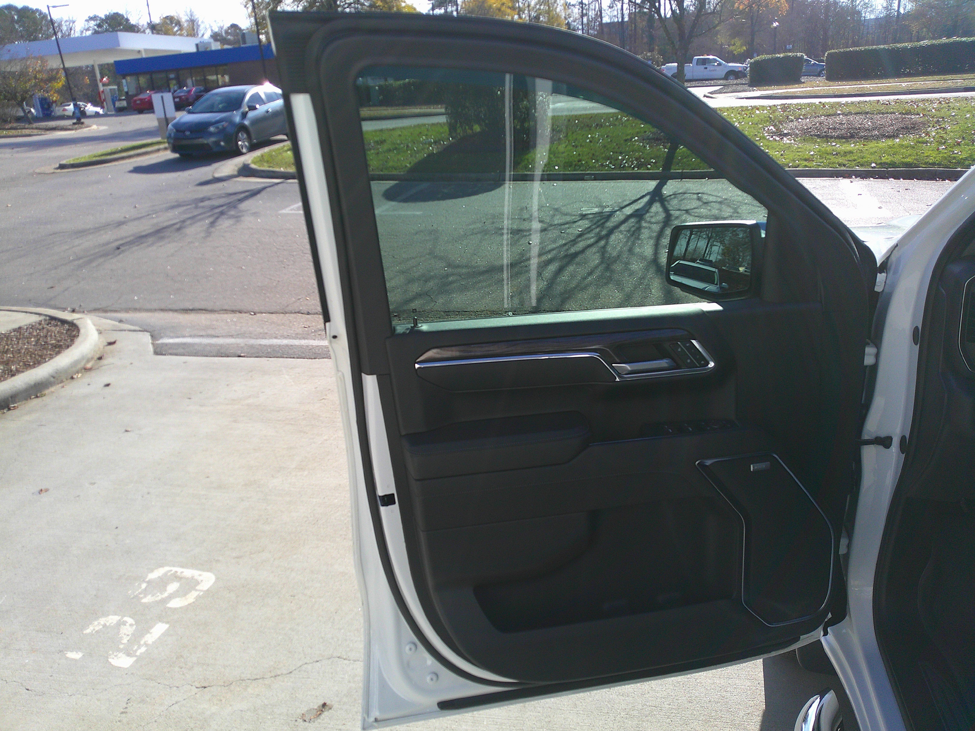 Used 2024 Chevrolet Silverado 1500 LTZ w/ LTZ Premium Package image 17