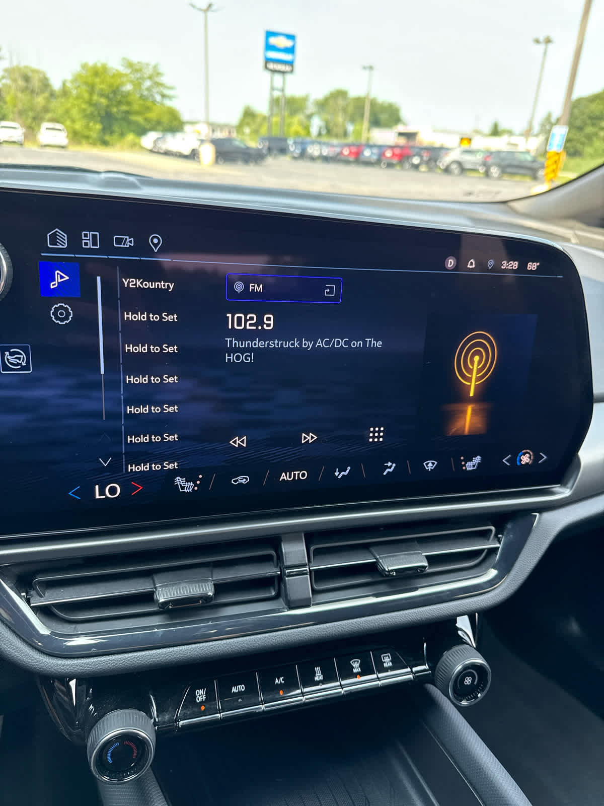 Used 2024 Chevrolet Equinox EV RS image 37